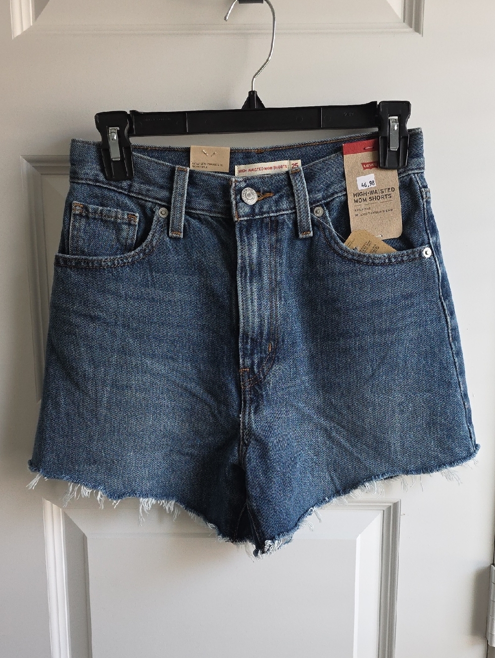 Levi's High-Waisted Denim Mom Shorts Raw Hem- Blue Size 25 G024